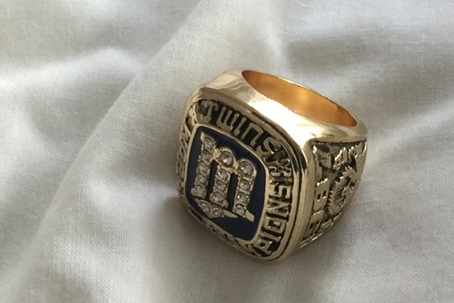 RING_1987_WS_900.jpg