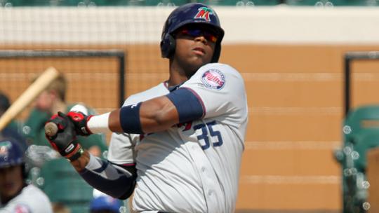 Kennys Vargas fm.jpg