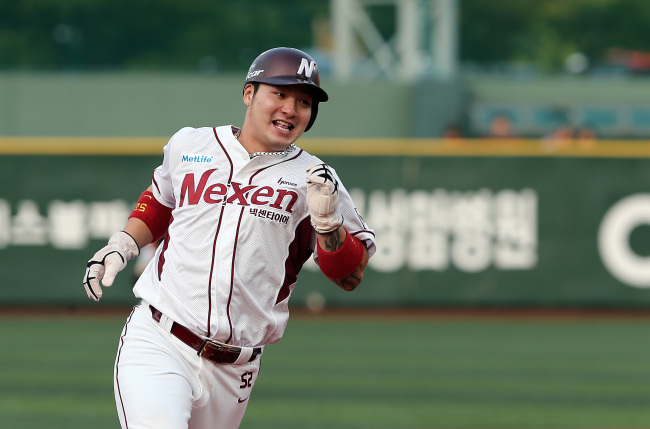 More information about "Twins With Winning Bid On Korean Slugger"