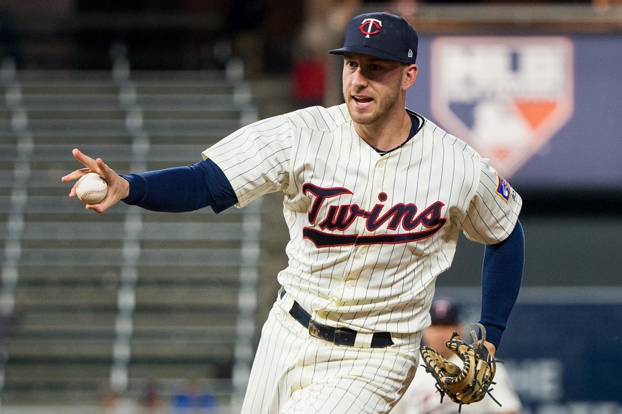 Twins Daily: What to do with first baseman C.J. Cron - Bring Me The News