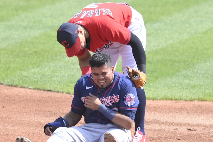 Yordan Alvarez reaches on a fielding error by first baseman Alex Kirilloff. Jose  Altuve to 3rd. Yordan Alvarez to 2nd., 10/10/2023