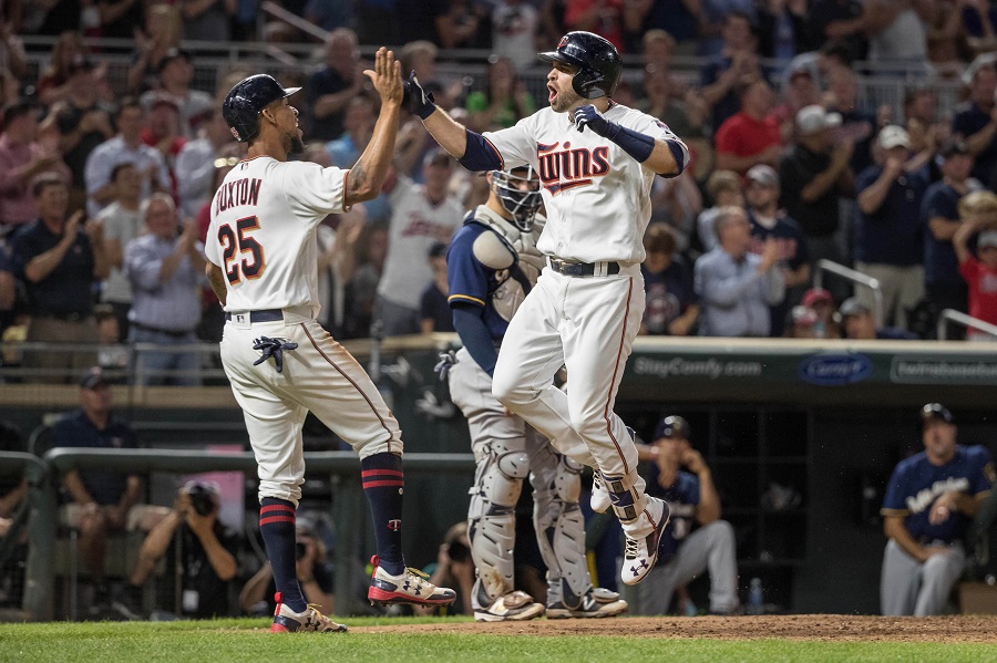 Buxton, Dozier Win Their First Gold Glove Awards