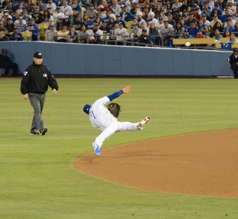 An Oral History of Nick Punto Sliding Headfirst into First Base - Twinkie  Town