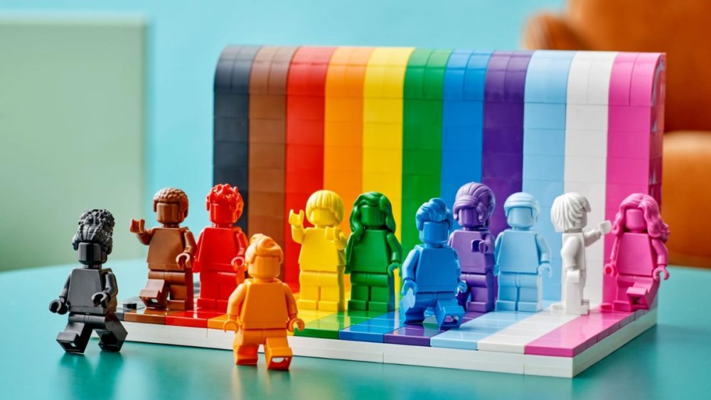 http___cdn_cnn.com_cnnnext_dam_assets_210520051857-restricted-01-lego-lgbtq-set-pride-intl.thumb.jpg.0a0c2d24fd3520970d2981ef284160e3.jpg