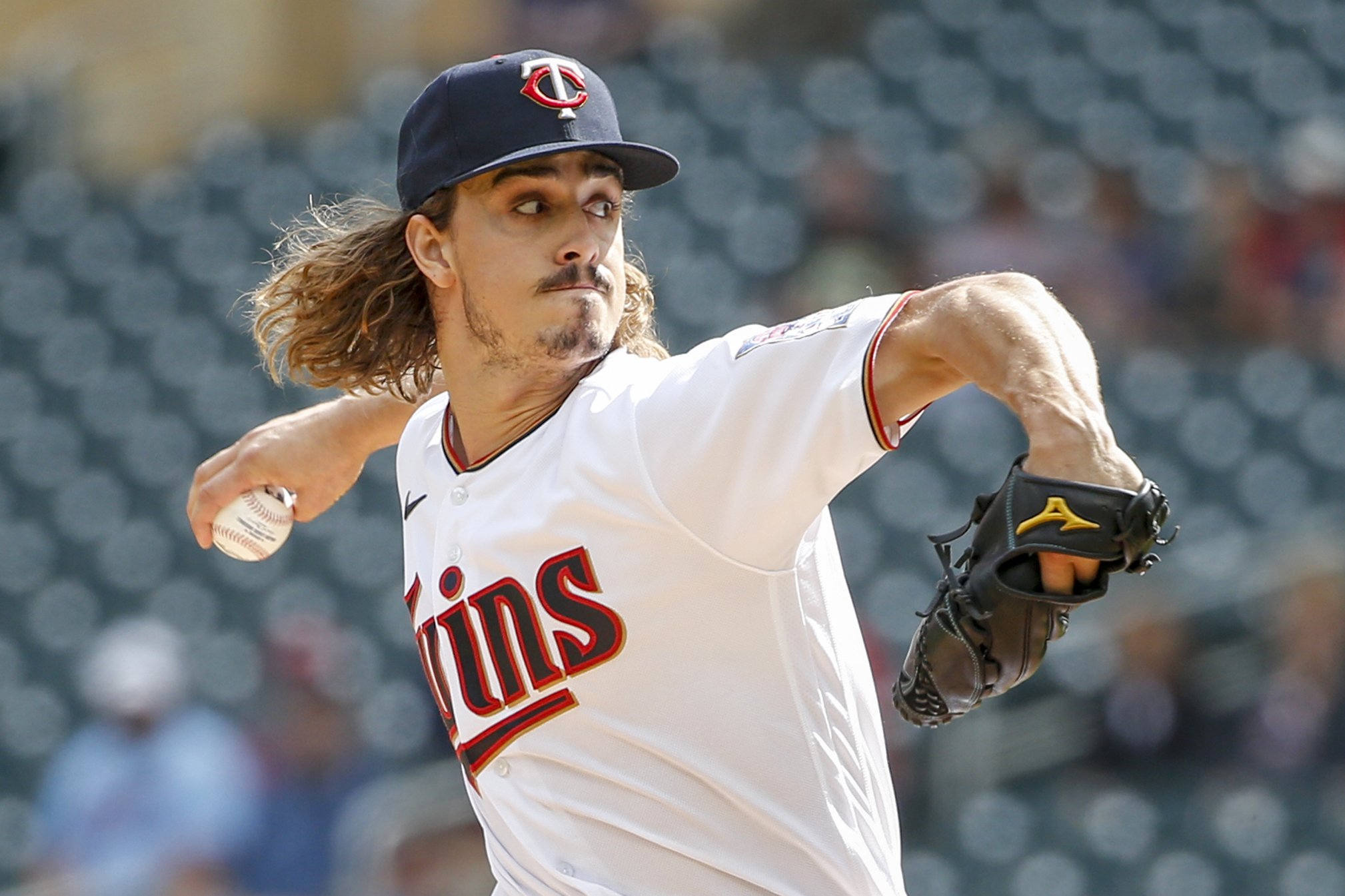 Joe Ryan apologizes after injury scare; Twins split with Cleveland