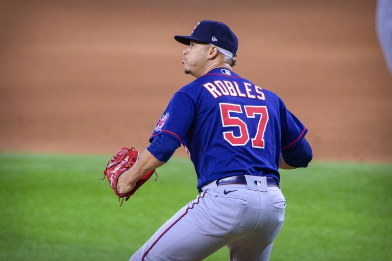 Hansel Robles Traded to Boston Red Sox for RHP Alex Scherff