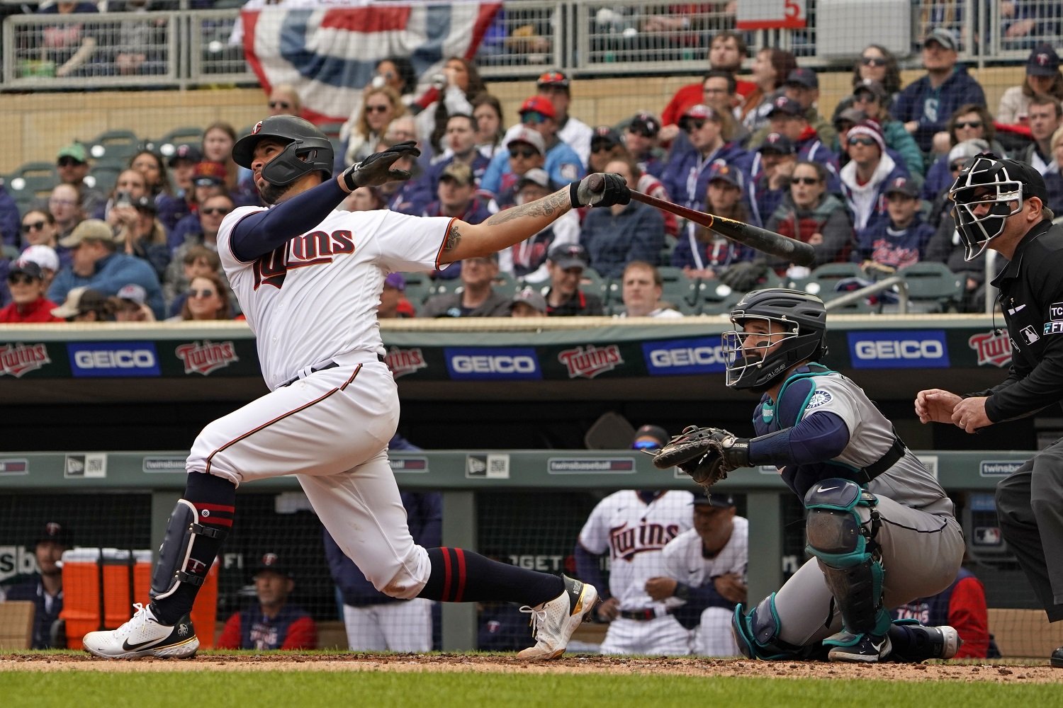 Game Score Twins 10, Mariners 4, Bats Come Alive with Six Home Runs in Twins First Win of 2022 - Twins