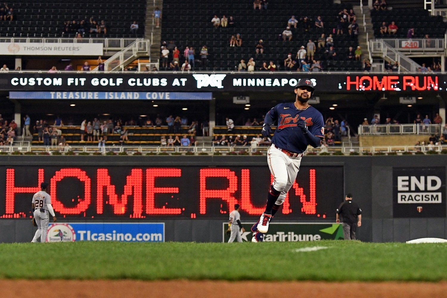 Byron Buxton stays hot with 3 hits and a diving catch! 