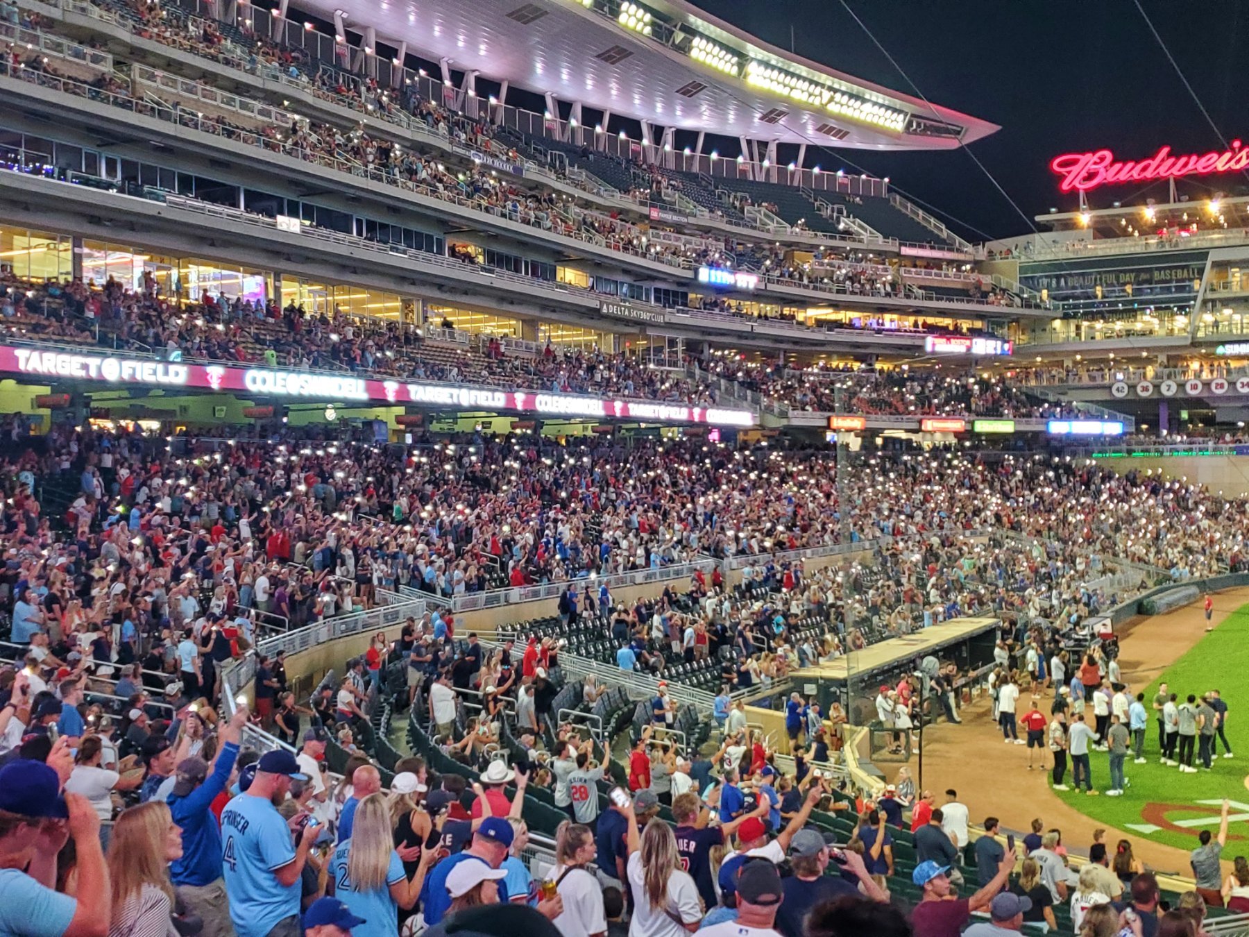 Minnesota Twins fans ride a wave of emotions on a do-or-die night at Target  Field