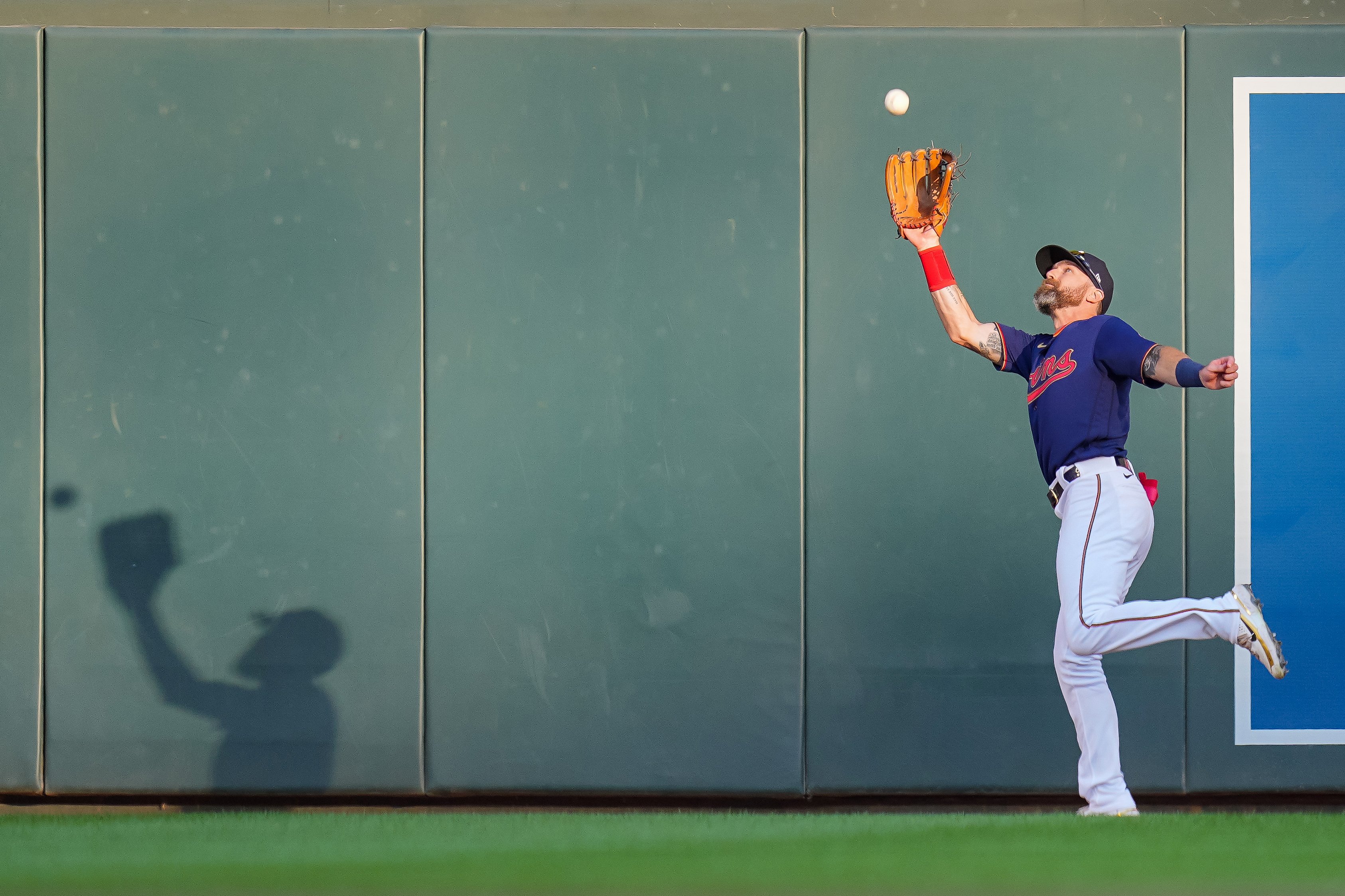 Twins lose combo no-hit bid with 1 out in 9th vs Royals