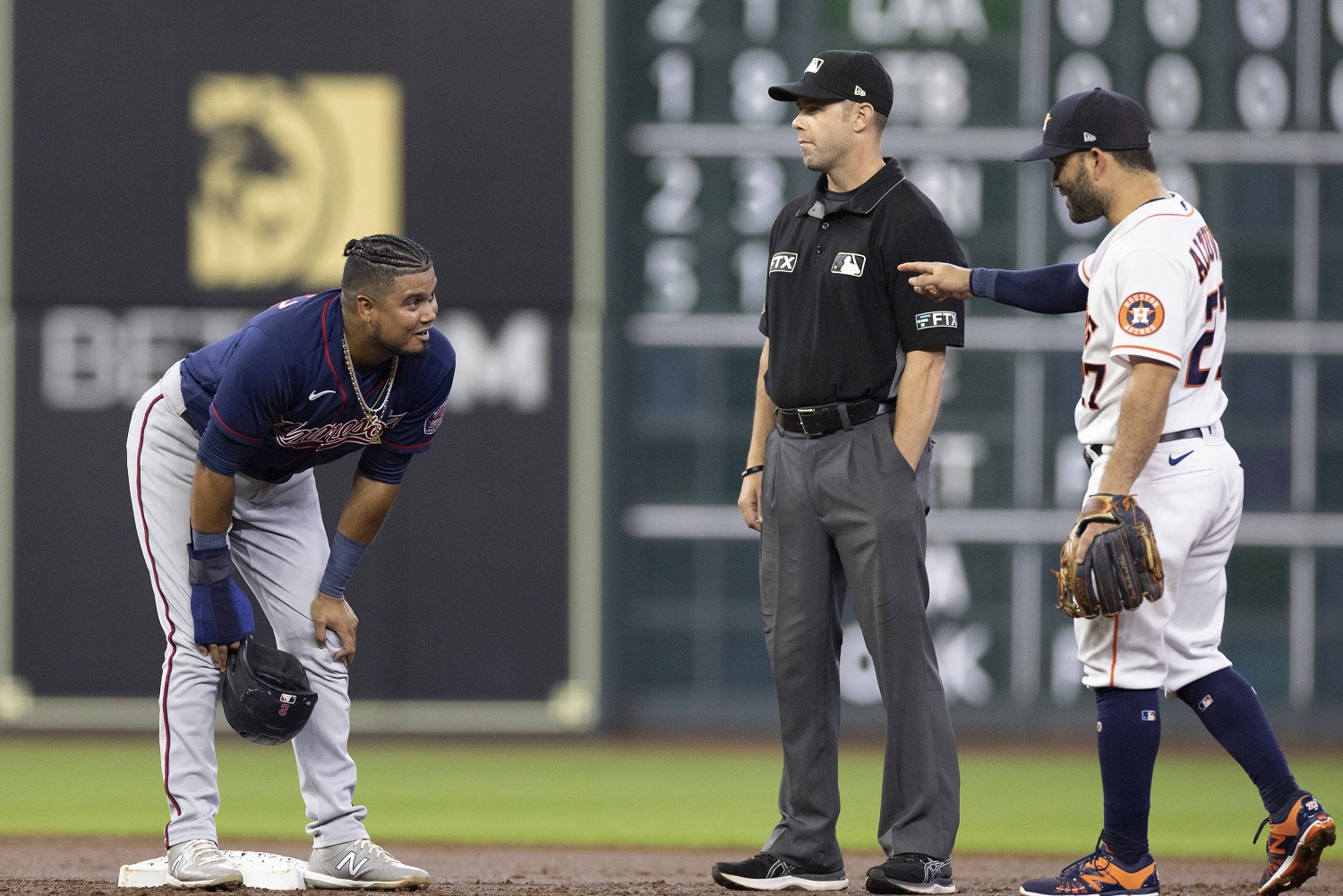 Home plate umpire Carlos Torres looks on during of a baseball game between  the Minnesota Twins and Detroit Tigers Tuesday, Aug. 2, 2022, in  Minneapolis. (AP Photo/Abbie Parr Stock Photo - Alamy