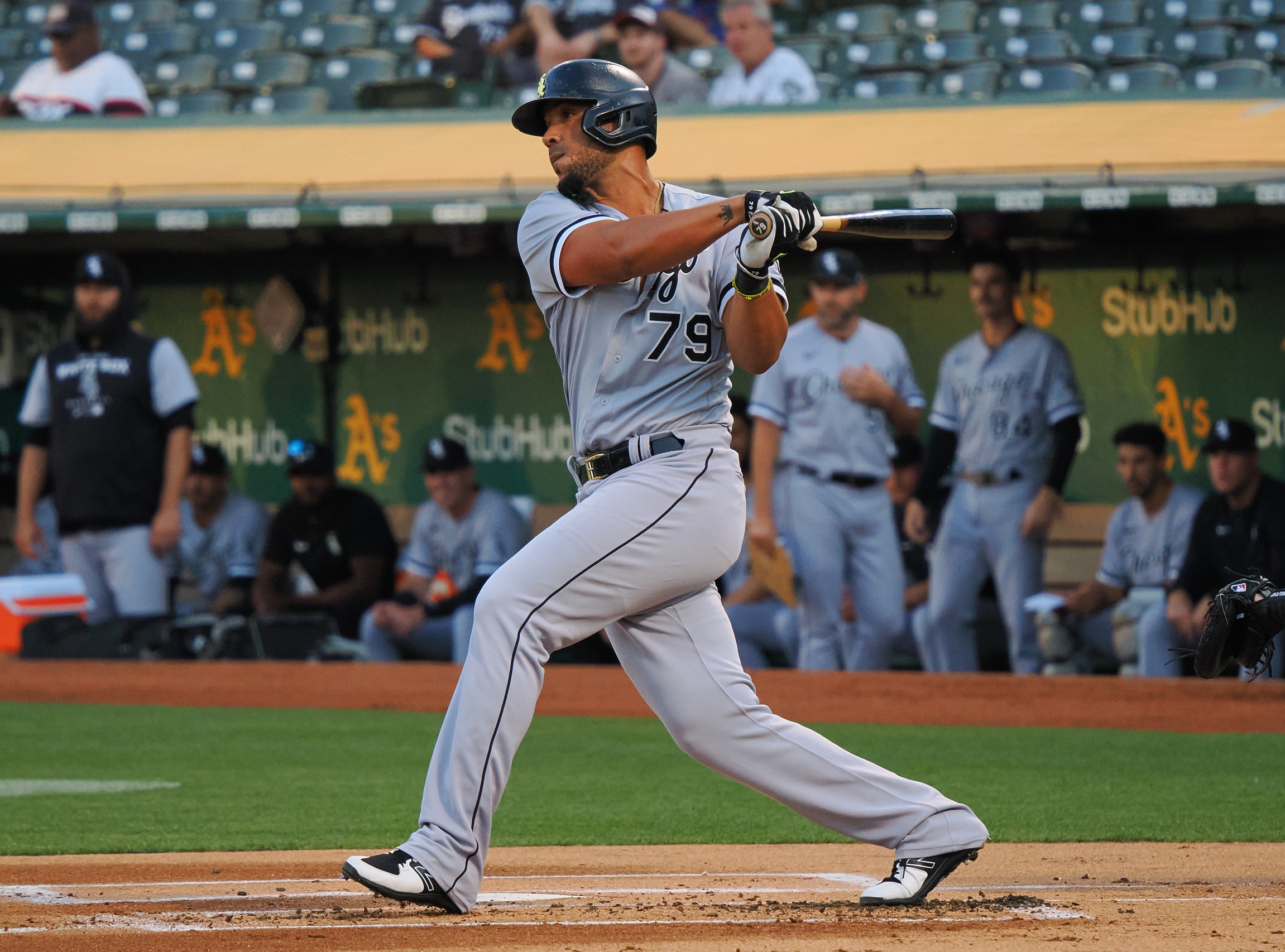 White Sox' Jose Abreu, finds unique option for working out at home