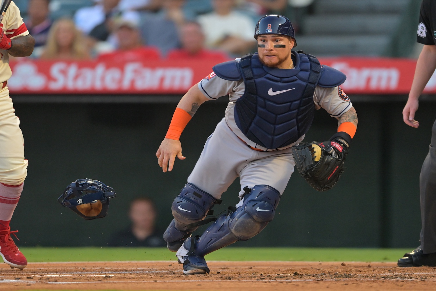 Minnesota agrees to three-year contract with Christian Vasquez