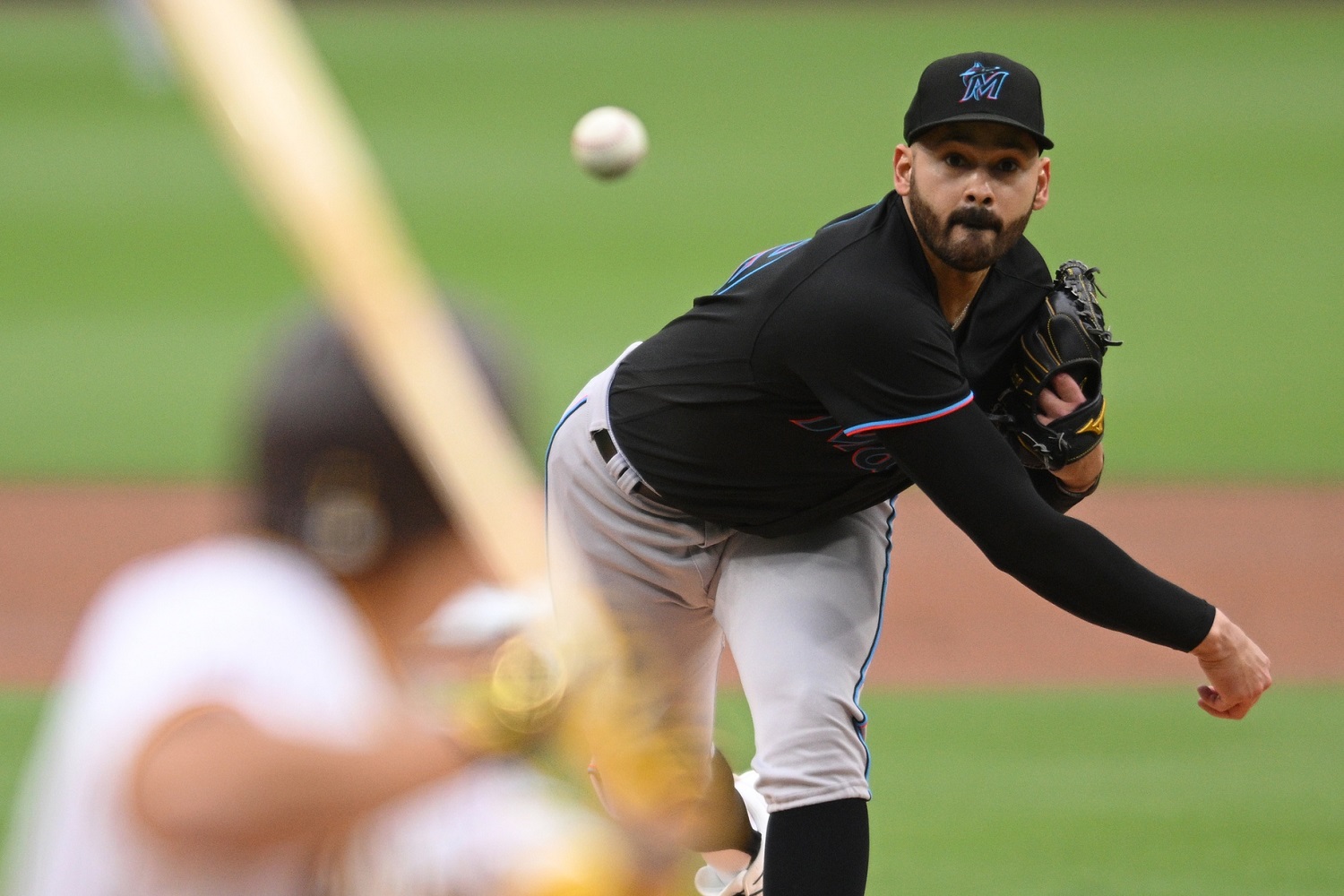 Twins pitcher Pablo López nods to history, then makes history