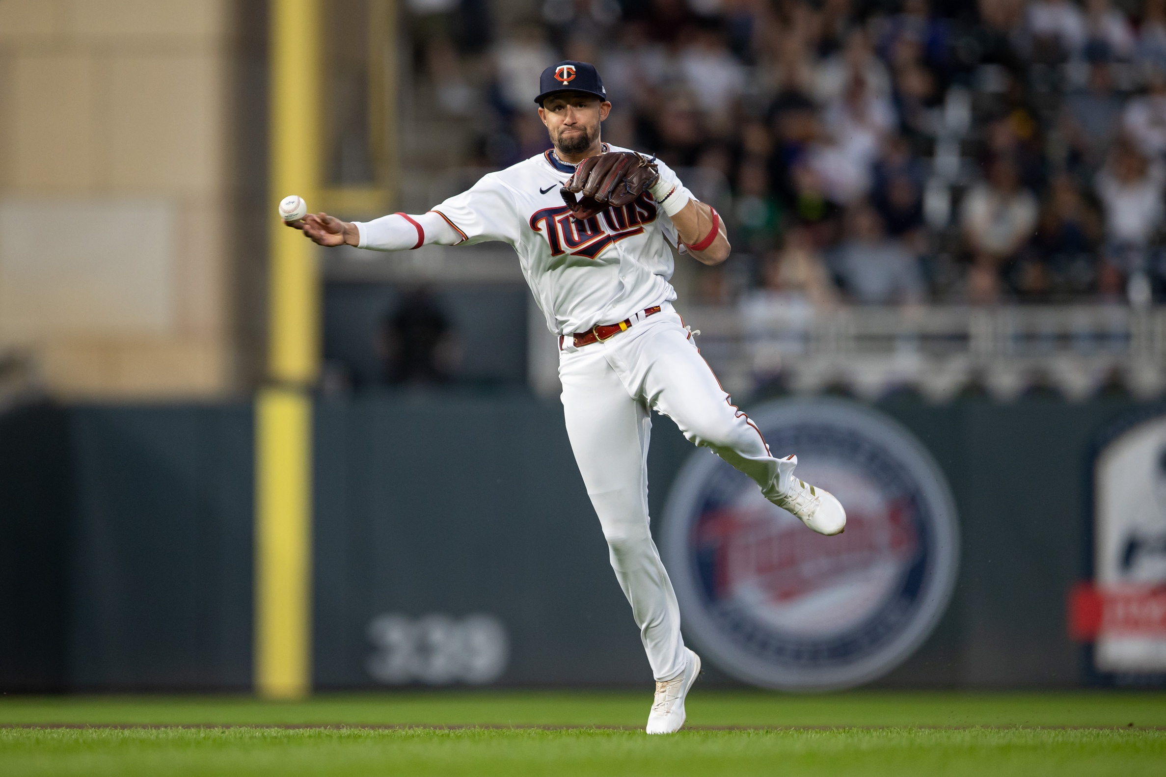 It's official: Twins re-sign Carlos Correa -  5 Eyewitness News