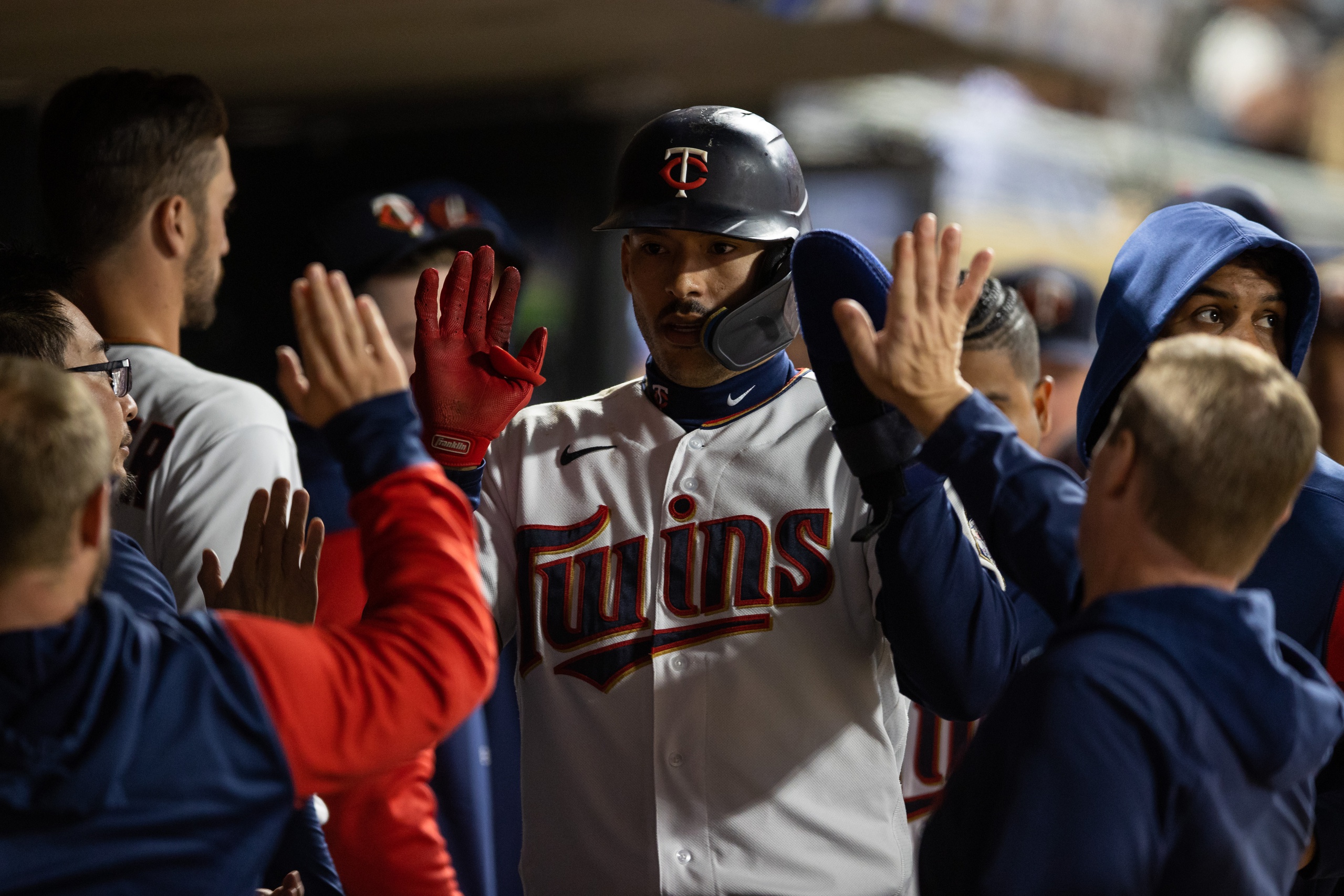 Carlos Correa signs quirky, record-breaking deal with Twins