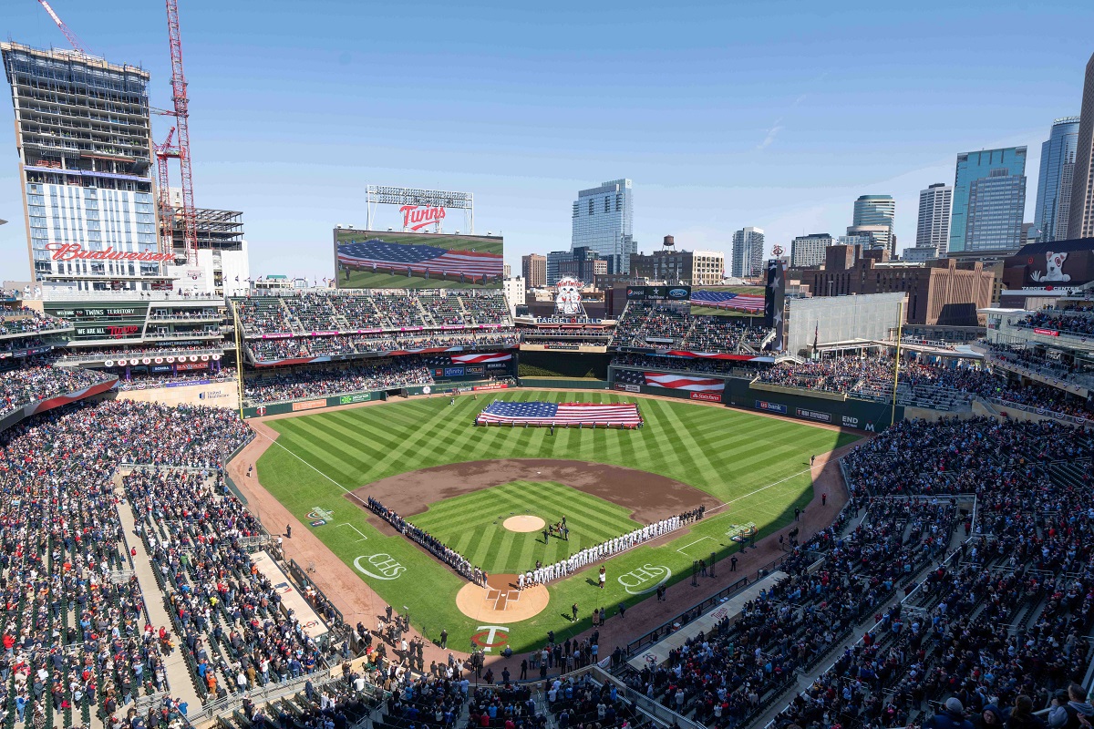 Minnesota Twins: Taking Another Look at Target Field