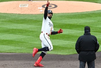 Twins 8, Royals 4: Massive Third Inning Leads Twins to Winning Homestand