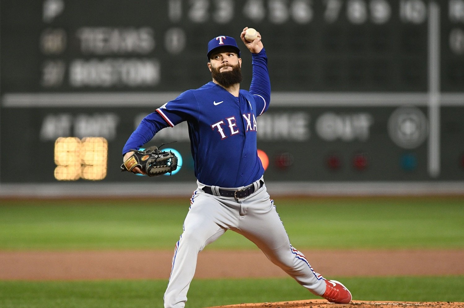 Twins call up 2015 Cy Young winner Dallas Keuchel and put