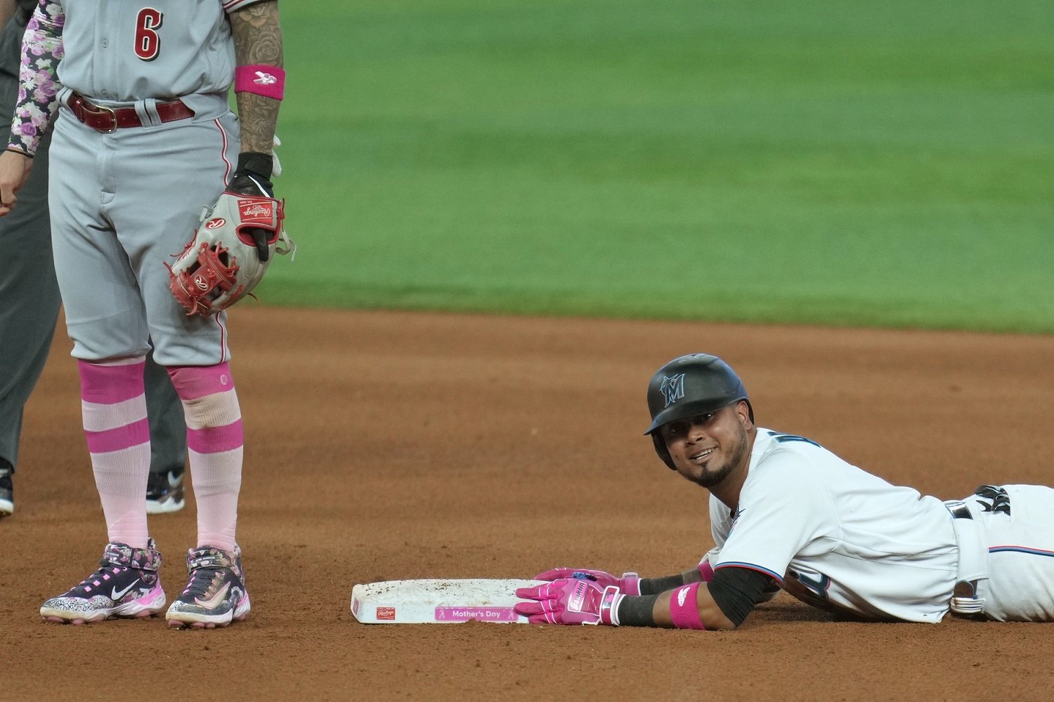 Marlins fans have only one complaint about '90s teal throwbacks