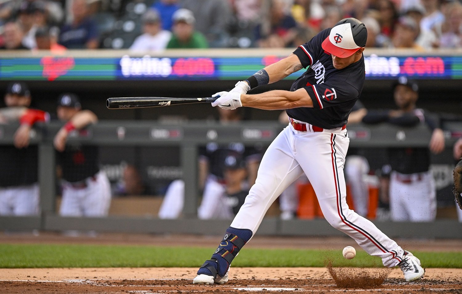 Twins squander two-run lead in bizarre 10th inning, lose 5-4 to