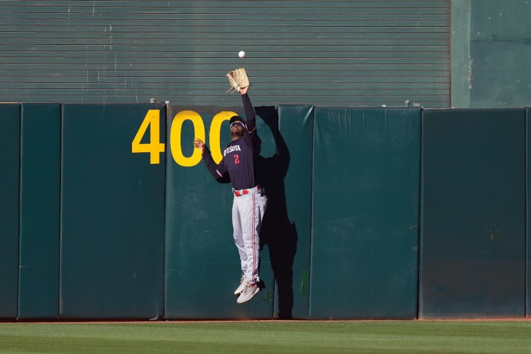 Twins 10, A's 7: Twins Survive Feisty A's for Second Straight Ugly Win