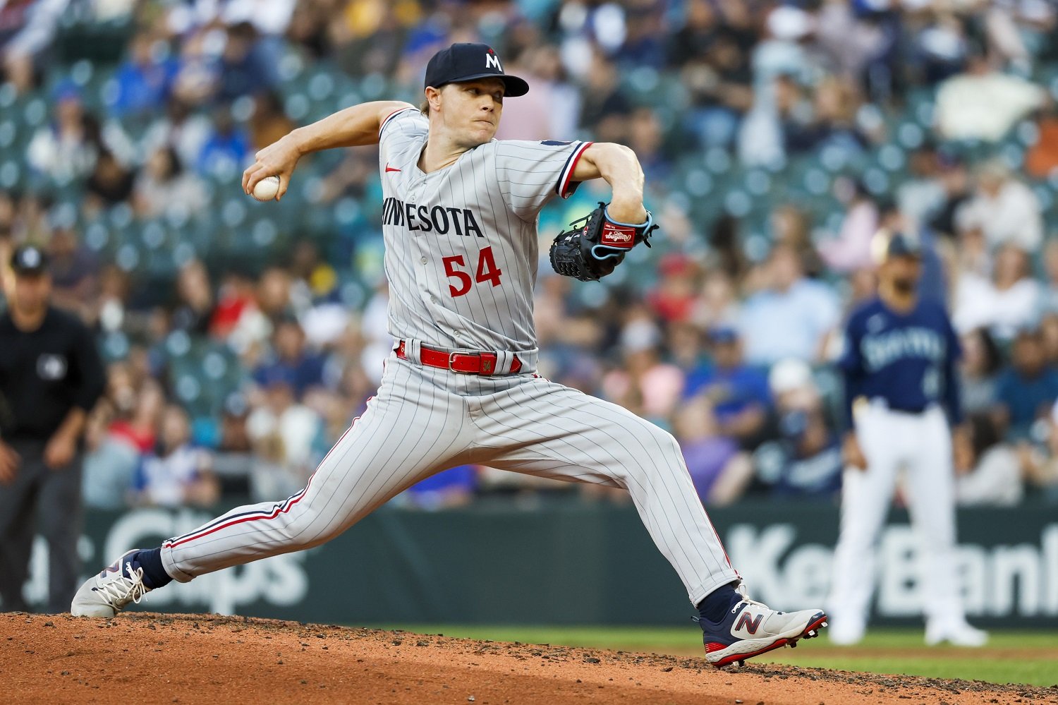 Twins' Sonny Gray battles control issues but gets out of it, with a little  help