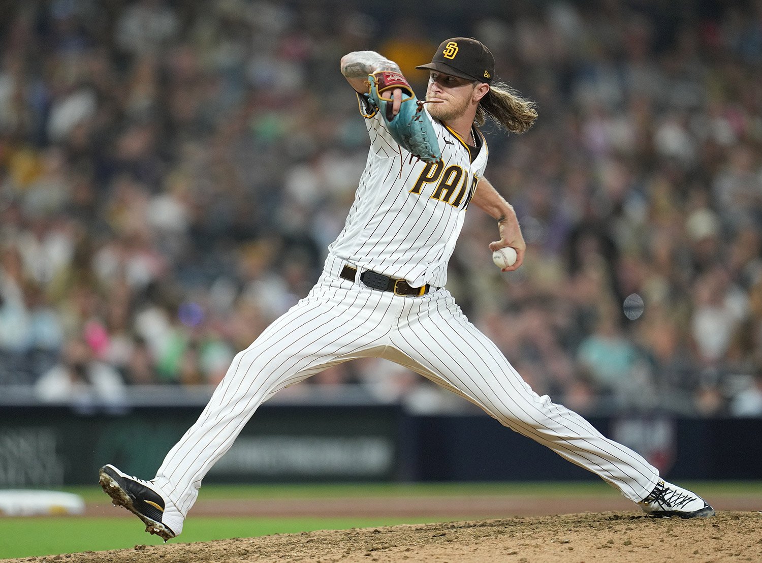 Josh Hader gets win in Padres debut