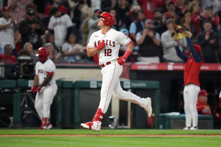 Should the Twins Trade For This Power Hitting Corner Oufielder?