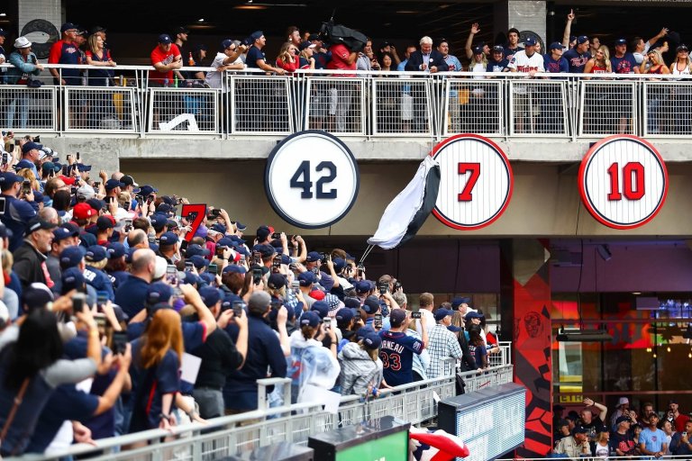Joe Mauer Makes His First Hall of Fame Entrance