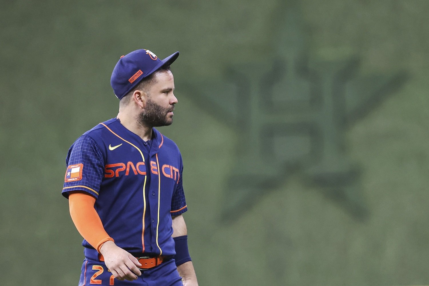 Jose Altuve looks to extend Astros' postseason success