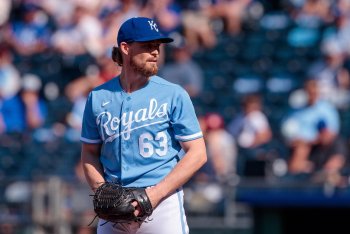 Twins Sign Reliever Josh Staumont