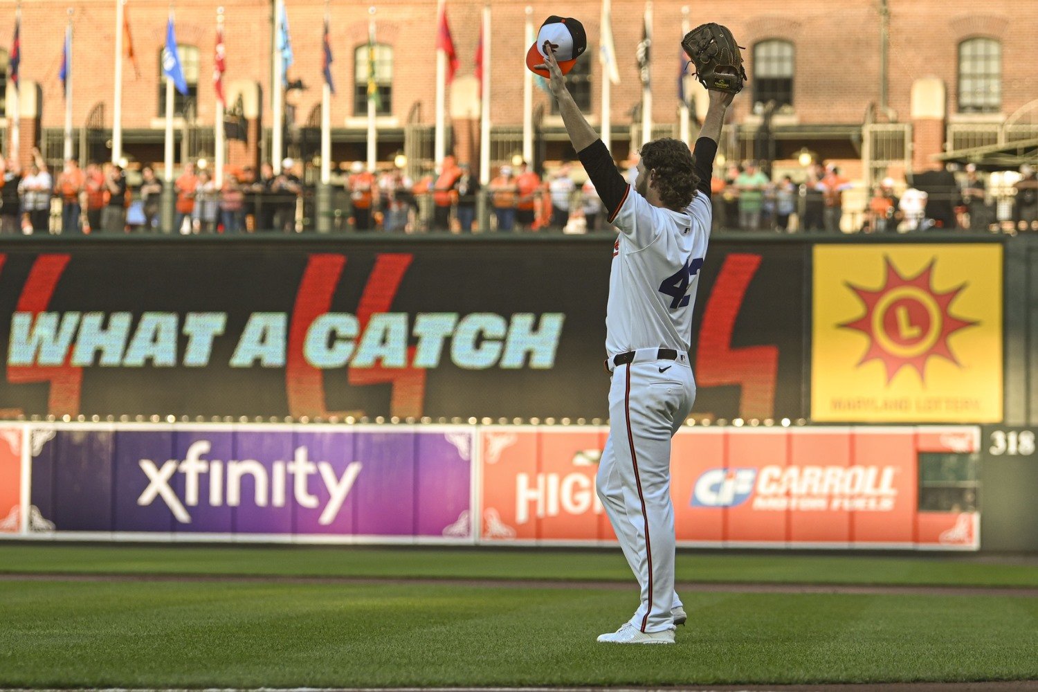 More information about "Twins 4, Orioles 7: Birds' Bats Buzz Against Varland"