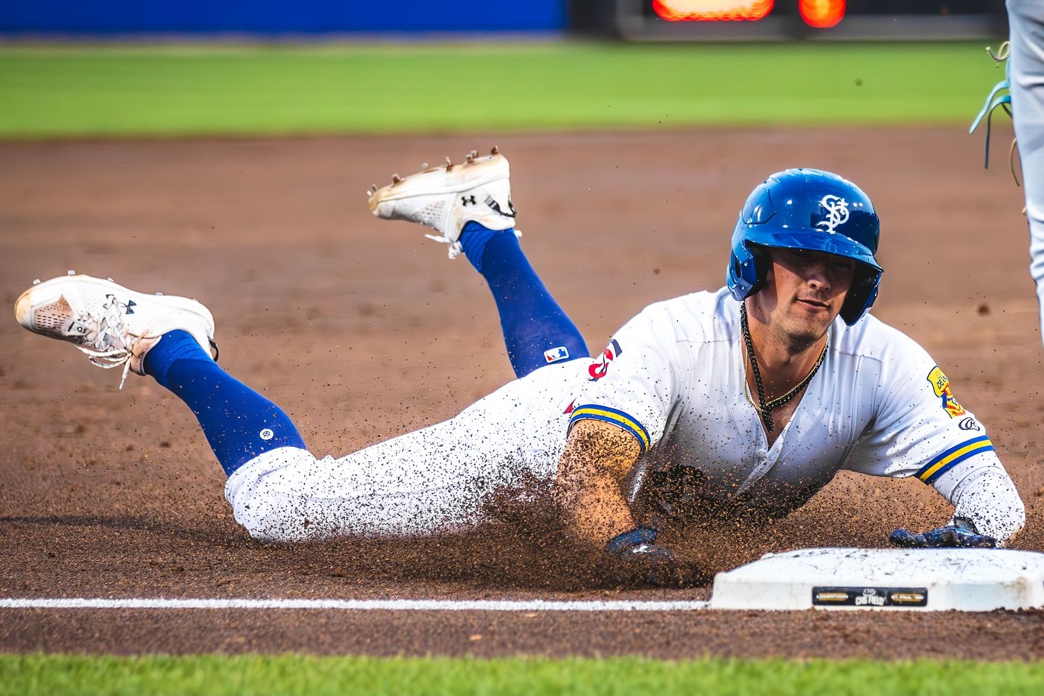 More information about "Twins Minor League Report (6/19): Brooks Lee Doubles Saints to 8th Straight Win"
