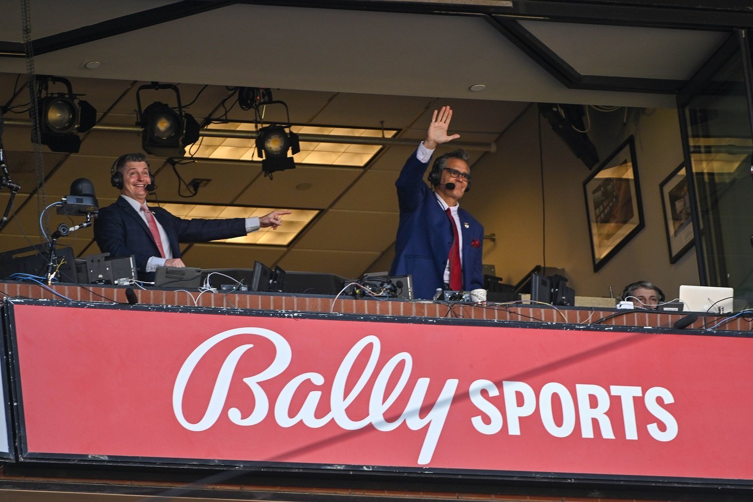 Comcast, Diamond Sports Group Nearing Deal to Get Twins Back on Television