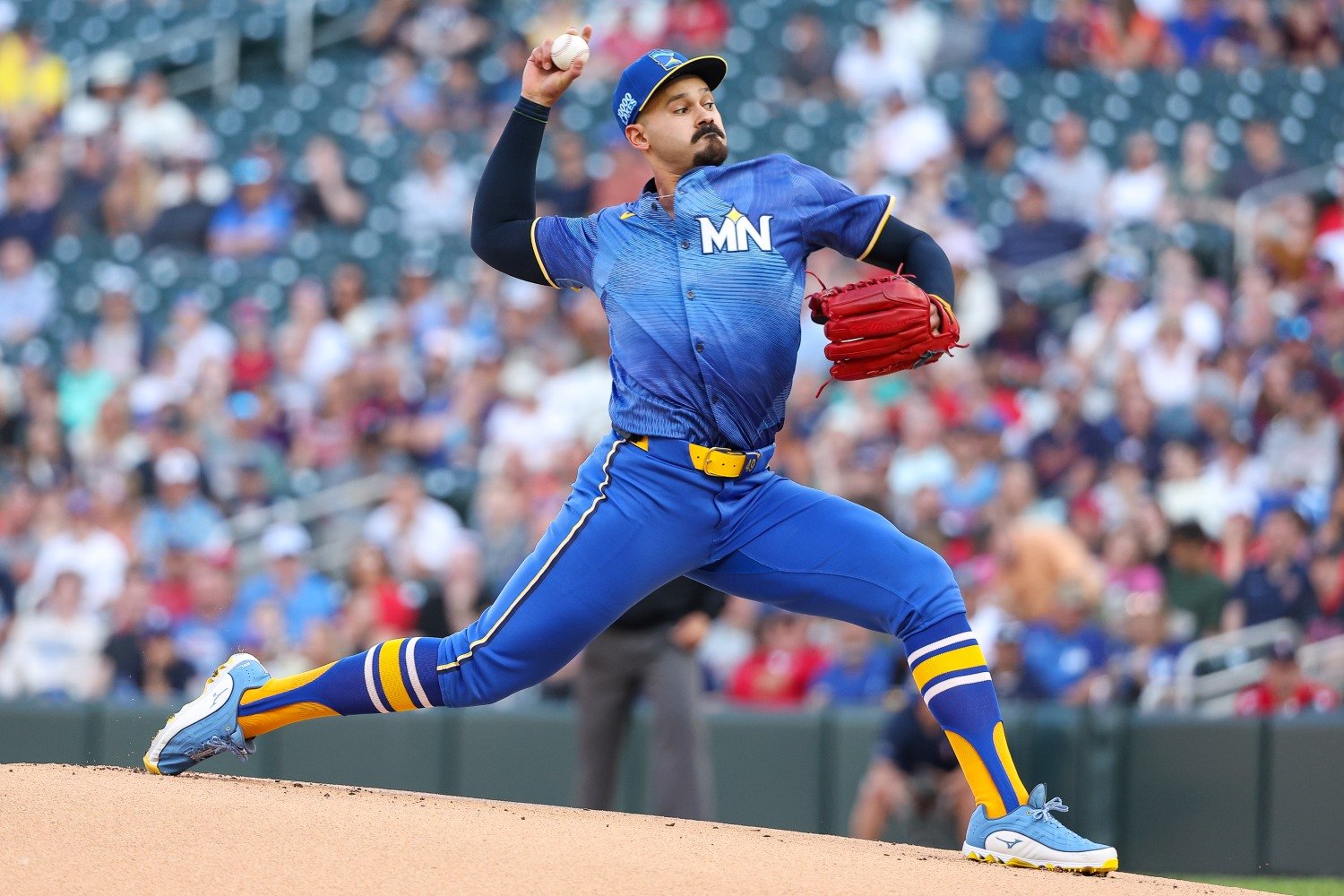 More information about "Brewers 8, Twins 4: Best Game in Target Field History Leaves Sour Taste for Twins"