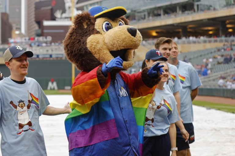 REPORT: Twins “Aggressively” Shopping TC Bear As MLB Trade Deadline Approaches