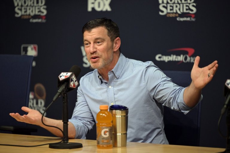 Dodgers Sign Everyone—No, Like, Everyone—With 50% Off Cyber Monday Coupon Code