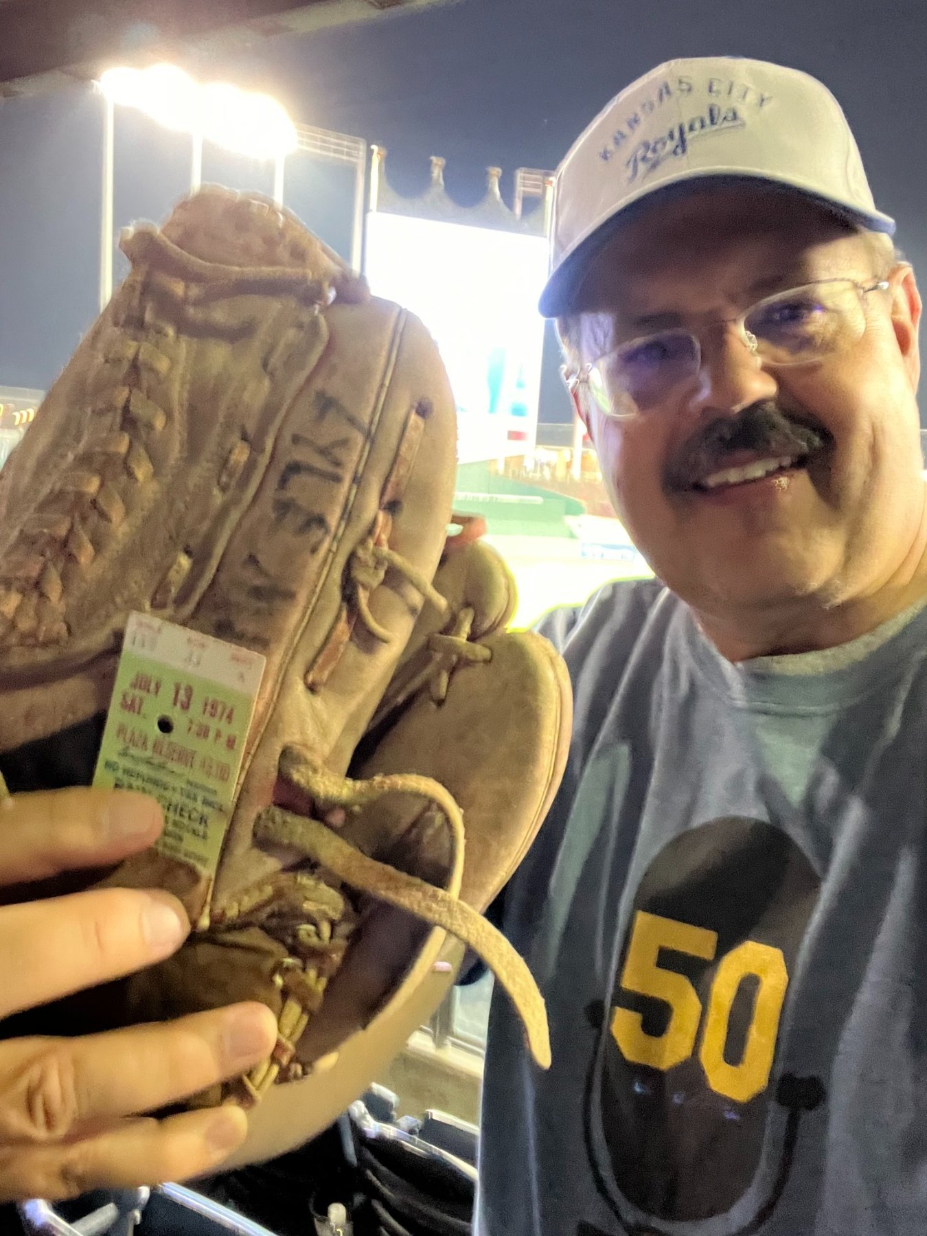 Royals5.jpg.88d28fdd576b9427c252d55d5fee091a.jpg