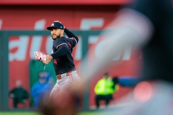 Royals 2, Twins 1: Twins Plead No Defense in Kansas City