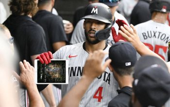 Twins Offense Clearly Distracted By ‘The White Lotus’