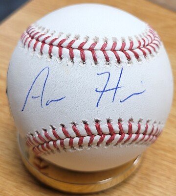 Aaron Hicks's Autograph