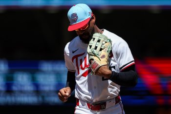 Welp: Byron Buxton Leaves in 2nd Inning After Being Hit on Hand in 1st