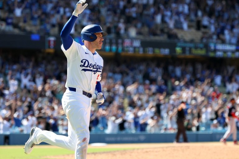 Dodgers 4, Twins 3: Checking Out