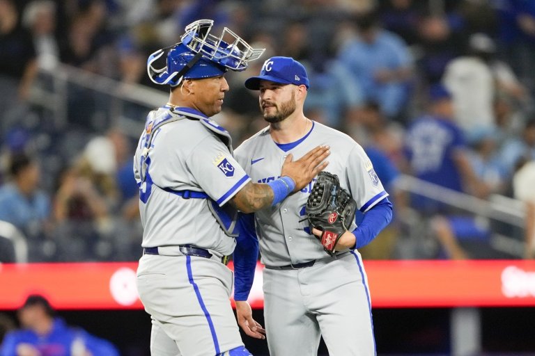 Twins Claim Pitcher Thomas Hatch from the Royals