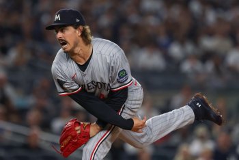 Twins 4, Yankees 1: Snarling and Hurling