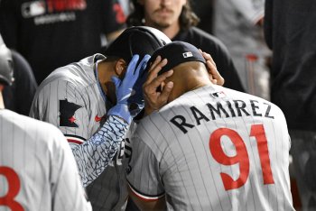 Twins 3, White Sox 7: Clemens, Lewis, Wallner Home Runs Not Enough to Top the Sox