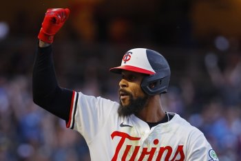 Overhang Hangover: Target Field’s Weirdest Quirk Strikes Again