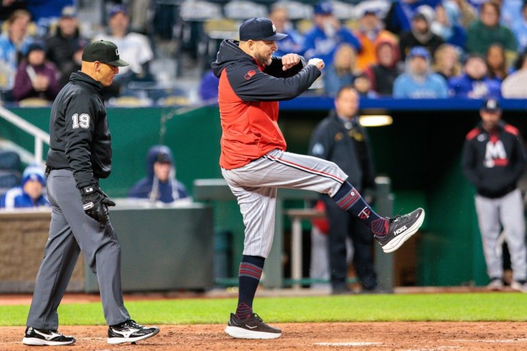 The Minnesota Twins Must Decide If Rocco Baldelli Is the Fall Guy