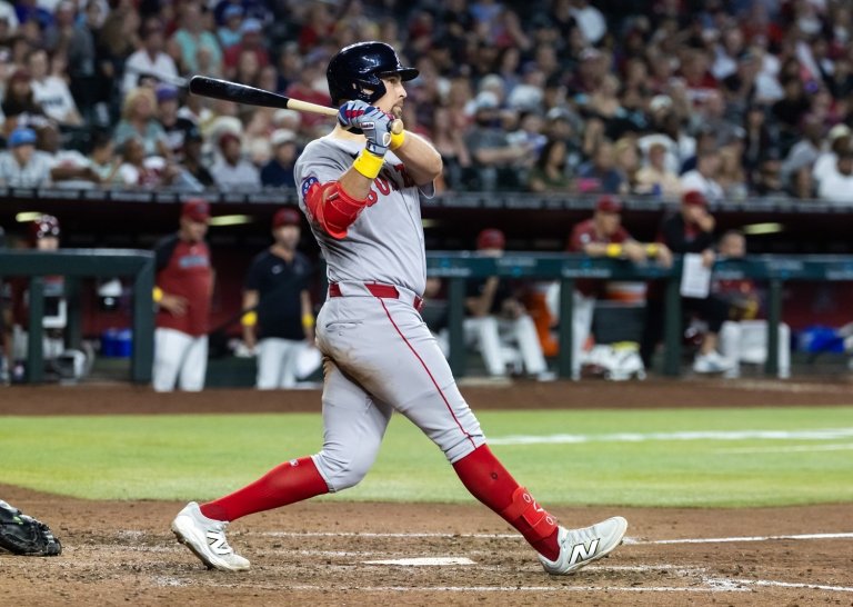 3 Non-Tendered Bats the Twins Could Consider